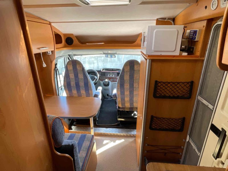 FORD TRANSIT 2007. Formations de conduite et stage de perfectionnement avec les partenaires d'Auto Dakar