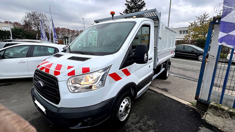 FORD TRANSIT FOURGON 2014. La garantie étendue Auto Dakar couvre votre véhicule au-delà de la garantie constructeur avec des conditions avantageuses. Cette protection supplémentaire vous assure une tranquillité d'esprit totale et préserve la valeur de revente de votre investissement automobile.