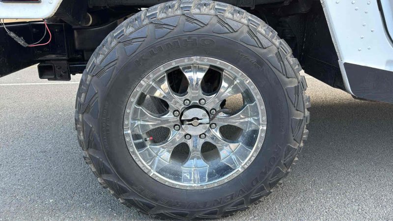 HUMMER H1 2004. Auto Dakar vous accompagne dans tous vos projets de mobilité avec des solutions sur mesure