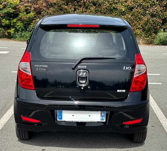 HYUNDAI I10 2013. Testez avant d'acheter avec les essais gratuits proposés par Auto Dakar