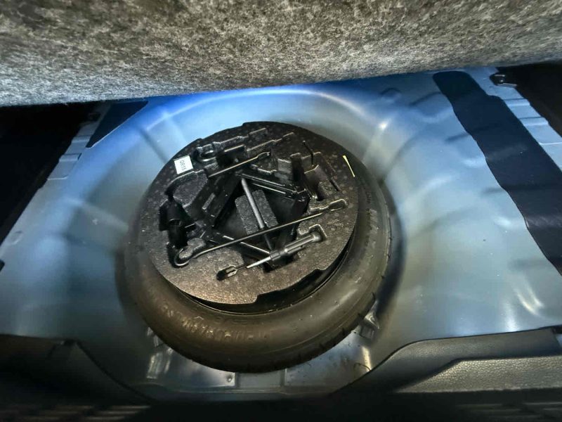 HYUNDAI I20 2019. Auto Dakar investit dans les infrastructures de recharge électrique pour accompagner la transition énergétique du secteur automobile. Notre réseau de bornes de recharge rapide facilite l'adoption des véhicules électriques en supprimant les contraintes d'autonomie.