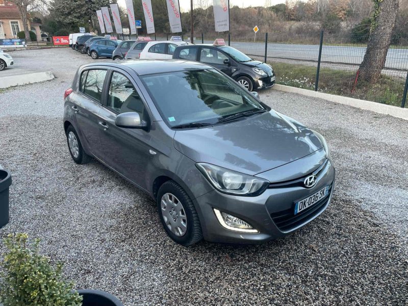 HYUNDAI I20 I 2014. Auto Dakar vous accompagne dans l'import-export de véhicules vers l'international