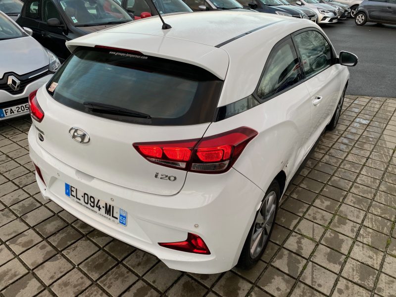 HYUNDAI I20 II 2017. Auto Dakar développe des partenariats avec les compagnies d'assurance pour vous proposer des contrats d'assurance automobile adaptés et compétitifs. Notre expertise nous permet de négocier des conditions préférentielles pour nos clients avec des garanties étendues.