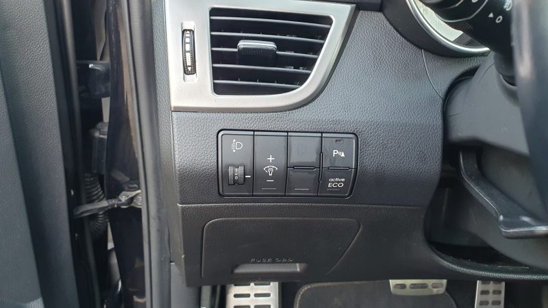 HYUNDAI I30 2014. Auto Dakar, c'est l'assurance d'un service professionnel et d'une expertise automobile reconnue