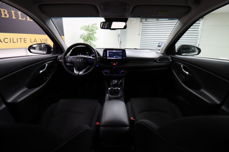 HYUNDAI I30 2017. Solutions de financement flexibles chez Auto Dakar pour concrétiser vos projets
