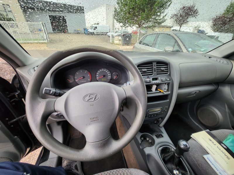 HYUNDAI SANTA FÉ I 2003. Location de véhicules chez Auto Dakar : simplicité, rapidité et professionnalisme