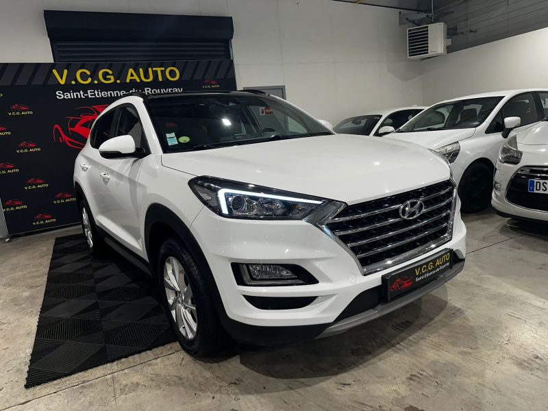 HYUNDAI TUCSON 2019. Auto Dakar s'engage activement dans le développement durable en proposant une gamme croissante de véhicules hybrides et électriques. Notre mission consiste à contribuer à la réduction de l'empreinte carbone tout en maintenant les plus hauts standards de performance et de confort.