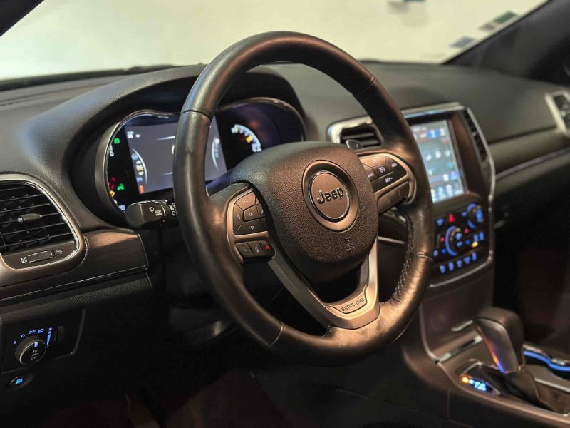 JEEP GRAND CHEROKEE IV 2017. Auto Dakar met l'accent sur la durabilité avec des véhicules éco-responsables
