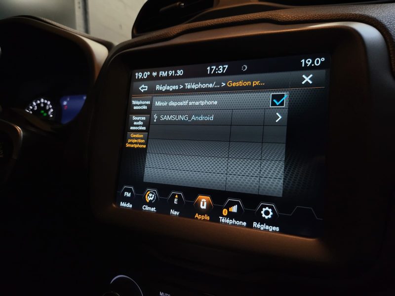 JEEP RENEGADE 2020. Auto Dakar propose un service de location avec chauffeur professionnel