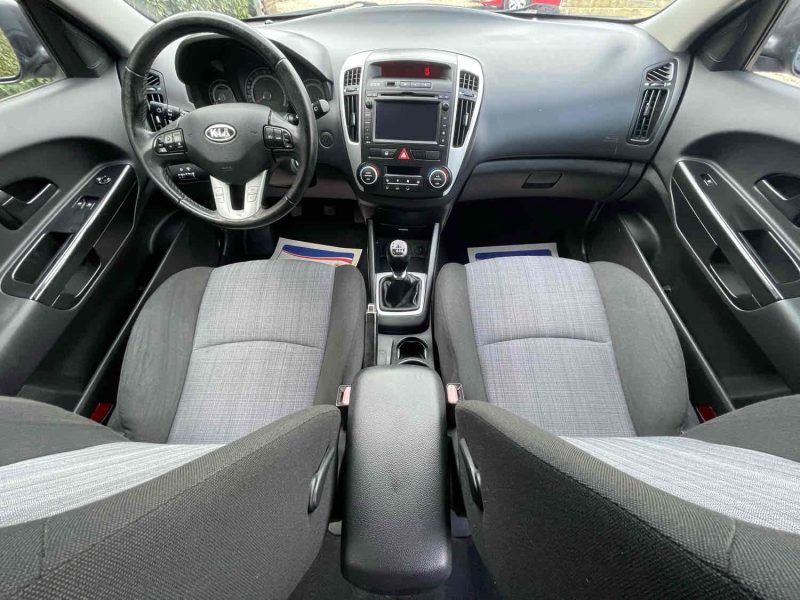 KIA CEE'D SW 2012. Auto Dakar organise des journées portes ouvertes pour découvrir les nouveautés