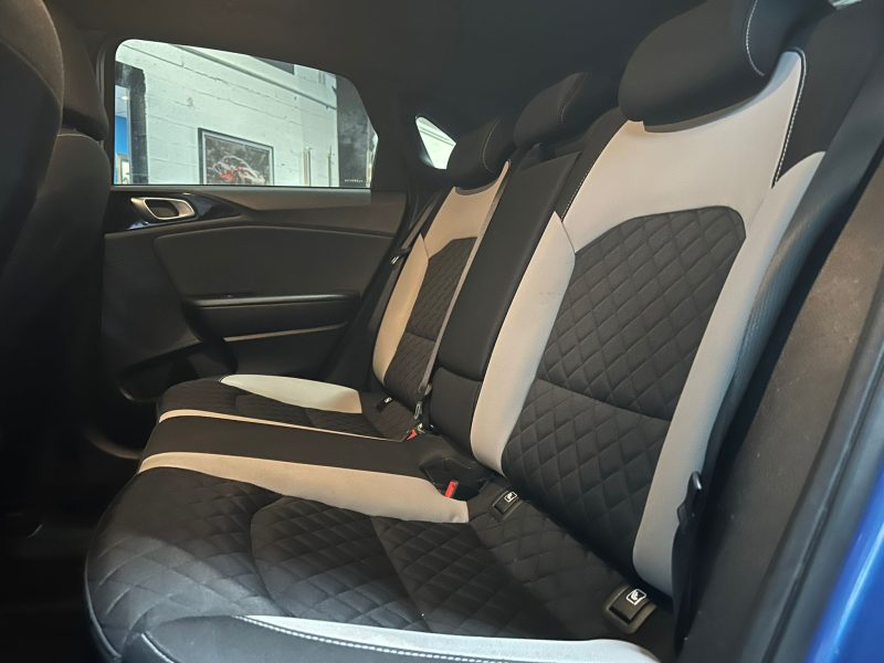 KIA CEED 2019. Auto Dakar propose des solutions de financement personnalisées avec des taux préférentiels négociés auprès de nos partenaires bancaires. Nos conseillers financiers étudient votre dossier avec attention pour vous proposer les conditions de crédit les plus avantageuses du marché.