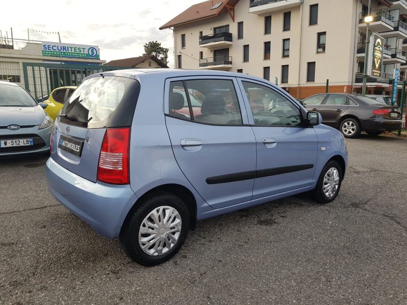 KIA PICANTO 2005. Auto Dakar propose un service de location avec chauffeur professionnel