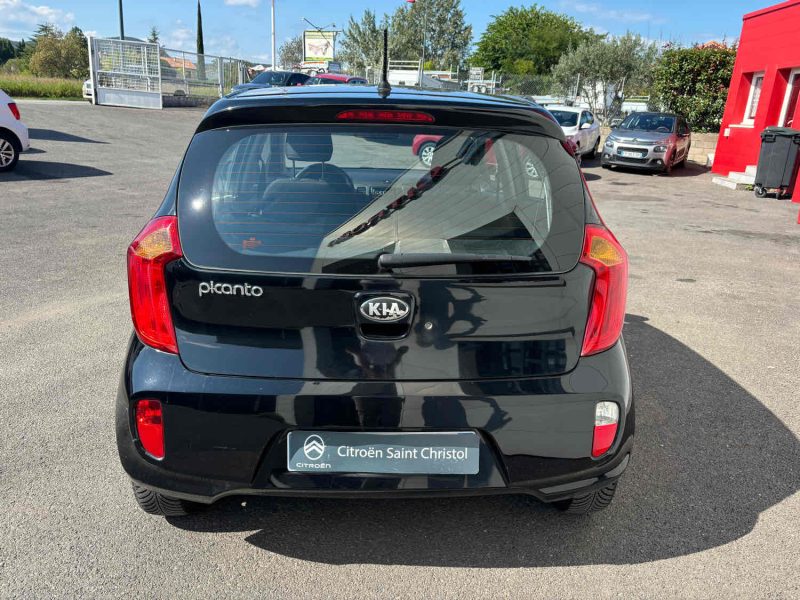 KIA PICANTO II 2013. Auto Dakar organise régulièrement des événements thématiques et des journées découverte pour présenter les innovations automobiles à sa clientèle. Ces rendez-vous conviviaux permettent d'échanger avec nos experts et de tester en avant-première les dernières technologies.