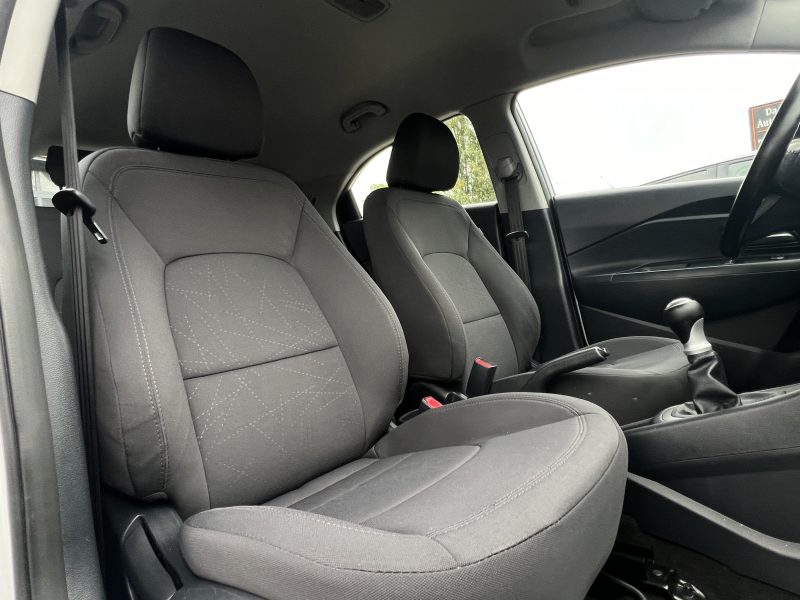 KIA RIO 2014. Notre service de conciergerie automobile Auto Dakar Premium prend en charge l'entretien complet de votre véhicule avec enlèvement et livraison à domicile. Ce service exclusif comprend également le nettoyage intérieur et extérieur pour vous restituer un véhicule impeccable.