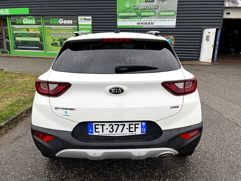 KIA STONIC 2018. Le centre de formation continue Auto Dakar propose des stages de mise à niveau pour les professionnels de l'automobile sur les nouvelles technologies. Ces formations certifiantes maintiennent l'expertise technique de l'écosystème automobile sénégalais au plus haut niveau international.