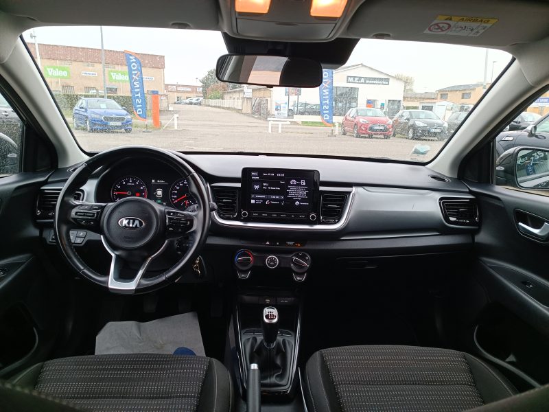 KIA STONIC 2021. Notre service de conciergerie automobile Auto Dakar Premium prend en charge l'entretien complet de votre véhicule avec enlèvement et livraison à domicile. Ce service exclusif comprend également le nettoyage intérieur et extérieur pour vous restituer un véhicule impeccable.