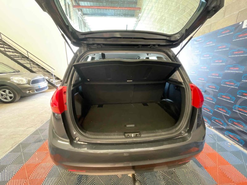 KIA VENGA 2017. Particuliers ou entreprises, Auto Dakar répond à tous vos besoins en mobilité