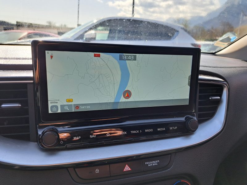 KIA XCEED 2021. Notre département corporate d'Auto Dakar développe des solutions de gestion de flotte automobile pour les entreprises et administrations. Nous proposons des contrats de location longue durée incluant maintenance, assurance et gestion administrative complète pour optimiser vos coûts de mobilité.