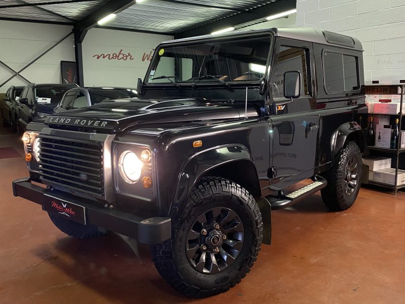 LAND ROVER DEFENDER 2013. Auto Dakar, c'est 30 ans d'expertise au service de la mobilité sénégalaise