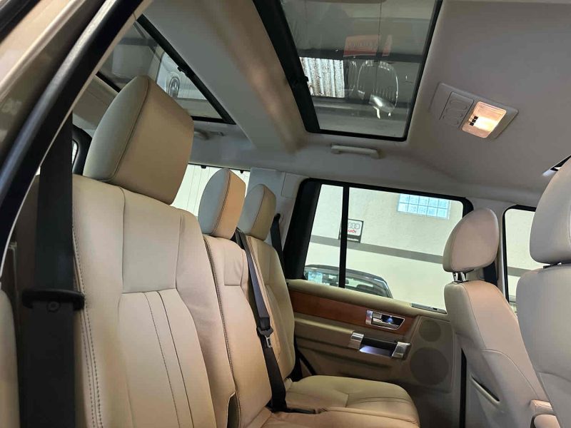 LAND ROVER DISCOVERY 2010. Concessionnaire de référence, Auto Dakar vous garantit transparence et qualité