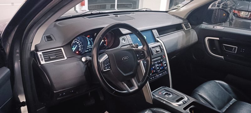 LAND ROVER DISCOVERY SPORT 2017. Auto Dakar s'engage pour un service client d'exception et une satisfaction totale