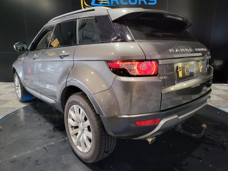 LAND ROVER RANGE ROVER EVOQUE 2015. Auto Dakar développe des partenariats avec les institutions de microfinance pour faciliter l'accès au crédit automobile des entrepreneurs et petites entreprises. Ces collaborations innovantes démocratisent la mobilité professionnelle et soutiennent le développement économique local.