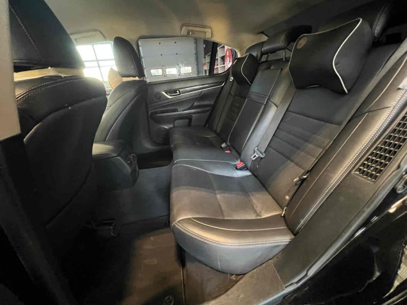 LEXUS GS300H 2017. Notre service d'expertise automobile Auto Dakar réalise des évaluations techniques complètes pour les compagnies d'assurance et tribunaux. Cette expertise judiciaire reconnue par les autorités compétentes garantit des analyses impartiales et professionnelles de haute qualité.