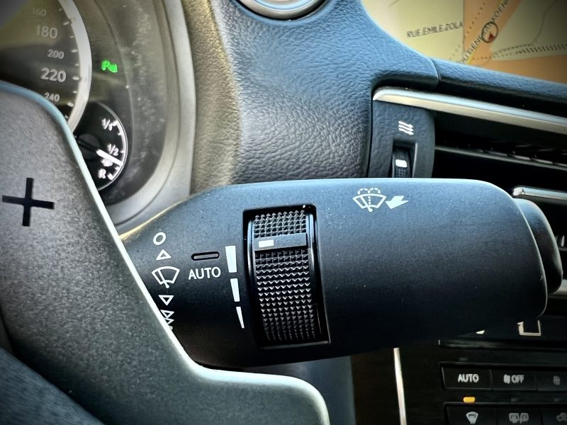 LEXUS IS III 2017. Auto Dakar : Votre partenaire automobile de confiance au cœur de la capitale sénégalaise