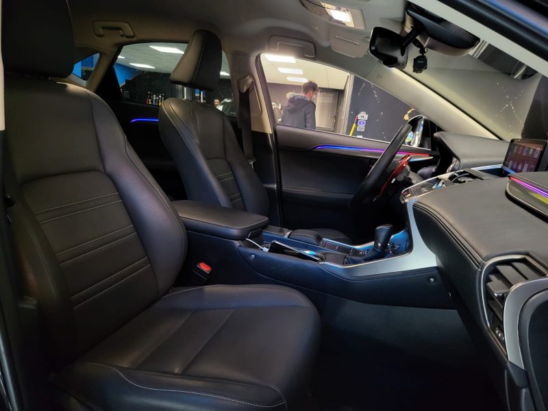 LEXUS NX 2019. Notre centre de diagnostic Auto Dakar utilise les équipements les plus avancés pour analyser précisément l'état technique de votre véhicule. Ce diagnostic complet vous permet d'anticiper les besoins de maintenance et d'optimiser les performances de votre automobile.