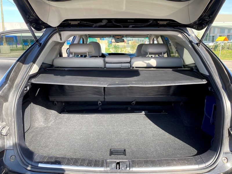 LEXUS RX 2011. Depuis plus de trois décennies, Auto Dakar construit sa réputation sur la confiance et l'excellence opérationnelle. Nous sommes fiers d'accompagner des milliers de familles et d'entreprises dans leurs projets de mobilité avec professionnalisme et intégrité.