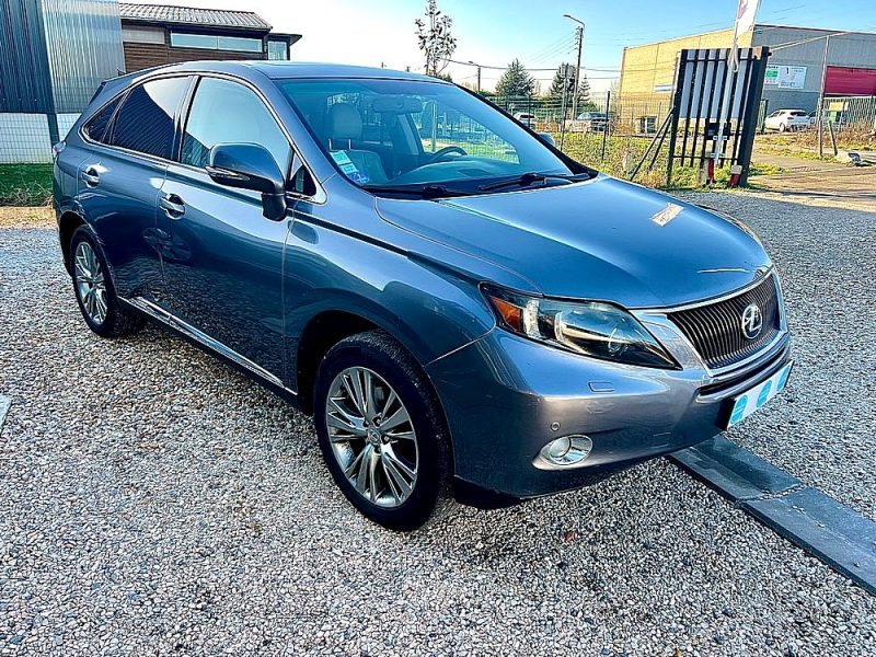 LEXUS RX 2012. Notre centre de diagnostic Auto Dakar utilise les équipements les plus avancés pour analyser précisément l'état technique de votre véhicule. Ce diagnostic complet vous permet d'anticiper les besoins de maintenance et d'optimiser les performances de votre automobile.