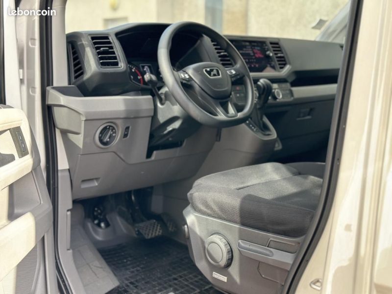 MAN TGE FOURGON 2022. Auto Dakar collabore avec les institutions financières internationales pour proposer des solutions de crédit adaptées aux investisseurs et entrepreneurs. Ces partenariats privilégiés facilitent l'acquisition de véhicules professionnels pour développer votre activité économique.