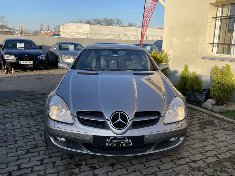 MERCEDES BENZ SLK 200 KOMPRESSOR 2005. Auto Dakar, c'est 30 ans d'expertise au service de la mobilité sénégalaise