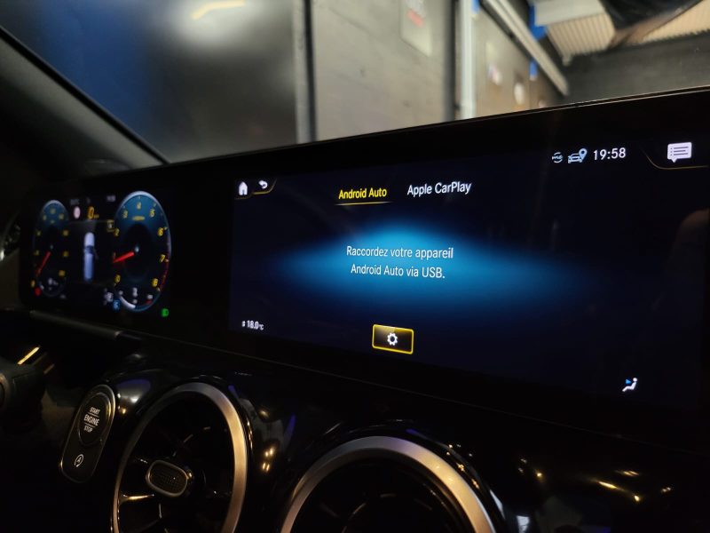 MERCEDES CLASSE B 2021. Service client multilingue chez Auto Dakar pour accueillir la clientèle internationale