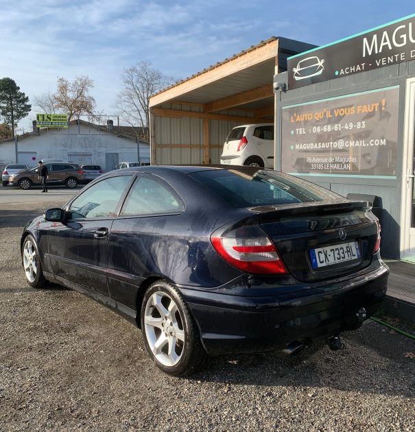 MERCEDES CLASSE C 2005. Auto Dakar propose des véhicules adaptés aux conditions routières africaines