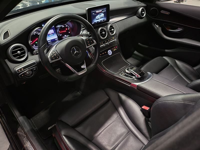 MERCEDES CLASSE C 2016. Auto Dakar s'engage activement dans le développement durable en proposant une gamme croissante de véhicules hybrides et électriques. Notre mission consiste à contribuer à la réduction de l'empreinte carbone tout en maintenant les plus hauts standards de performance et de confort.