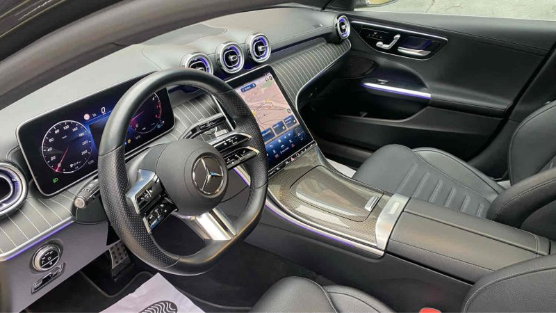 MERCEDES CLASSE C 2021. Auto Dakar contribue activement au développement économique local en privilégiant les fournisseurs et partenaires sénégalais dans sa chaîne d'approvisionnement. Cette politique de responsabilité sociale renforce notre ancrage territorial et soutient l'économie nationale.