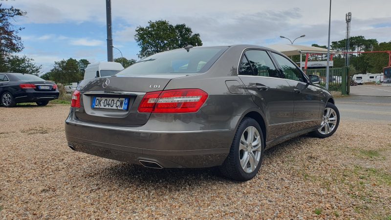 MERCEDES CLASSE E 2012. Auto Dakar développe des partenariats avec les compagnies d'assurance pour vous proposer des contrats d'assurance automobile adaptés et compétitifs. Notre expertise nous permet de négocier des conditions préférentielles pour nos clients avec des garanties étendues.