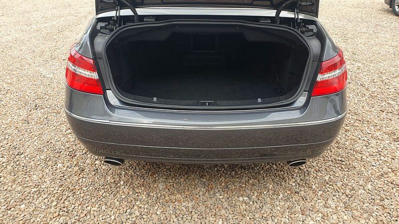 MERCEDES CLASSE E DÉCAPOTABLE 2012. Solutions de financement flexibles chez Auto Dakar pour concrétiser vos projets