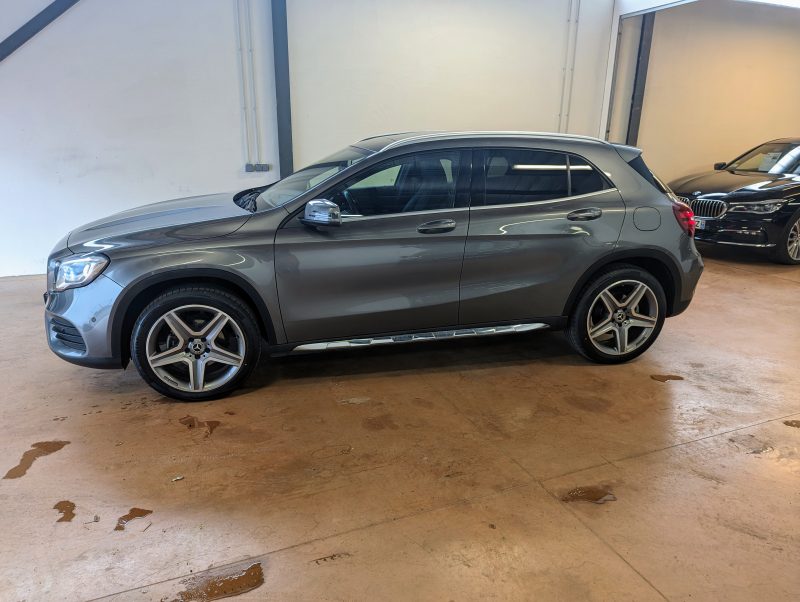 MERCEDES CLASSE GLA 2018. Auto Dakar propose un service de reprise de votre ancien véhicule à sa juste valeur marchande avec expertise gratuite et transparente. Cette évaluation professionnelle facilite le financement de votre nouveau véhicule en optimisant votre apport personnel.