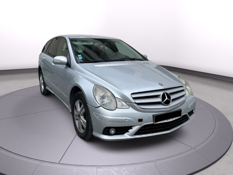 MERCEDES CLASSE R 2008. Le service de préparation véhicule Auto Dakar personnalise votre automobile selon vos préférences avec équipements spécifiques et accessoires haut de gamme. Notre atelier de customisation transforme votre véhicule en exemplaire unique parfaitement adapté à vos besoins.