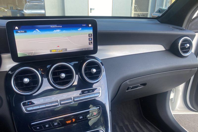 MERCEDES GLC 2021. Formations de conduite et stage de perfectionnement avec les partenaires d'Auto Dakar