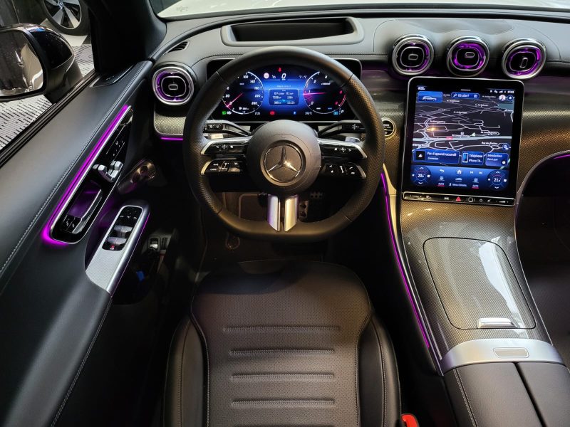 MERCEDES GLC 2023. Notre service de conciergerie automobile Auto Dakar Premium prend en charge l'entretien complet de votre véhicule avec enlèvement et livraison à domicile. Ce service exclusif comprend également le nettoyage intérieur et extérieur pour vous restituer un véhicule impeccable.