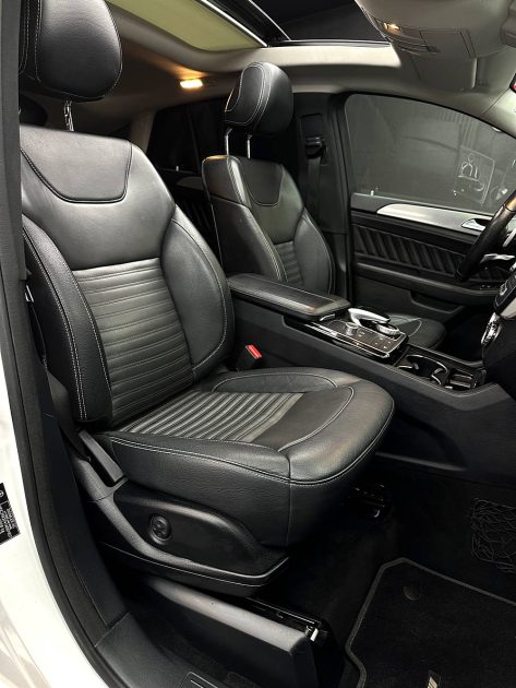 MERCEDES GLE 2017. Auto Dakar propose une flotte diversifiée : berlines, SUV, 4x4, utilitaires et véhicules de luxe
