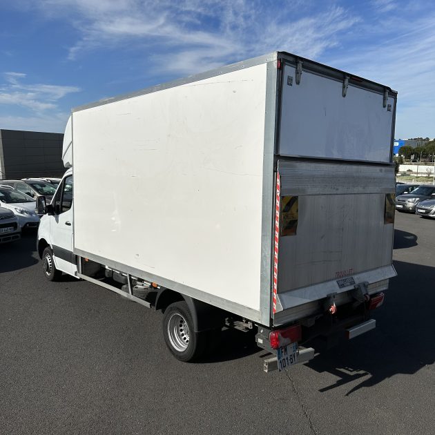 MERCEDES SPRINTER 514 2.2 CDI 143CH 20M3 HAYON ELECTRIQUE TVA RECUPERABLE 2019. Auto Dakar propose une flotte diversifiée : berlines, SUV, 4x4, utilitaires et véhicules de luxe
