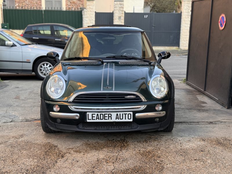 MINI COOPER 2002. Chez Auto Dakar, trouvez la voiture de vos rêves parmi notre vaste gamme de véhicules