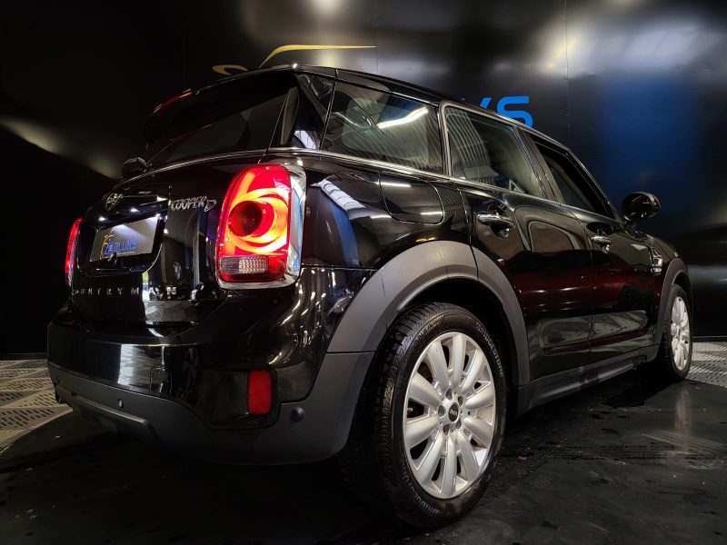 MINI COOPER COUNTRYMAN 2017. Le programme de partenariat Auto Dakar Enterprise développe des relations privilégiées avec les entreprises clientes à travers des services sur mesure. Ces collaborations stratégiques incluent la gestion complète de flottes, la formation des conducteurs et l'optimisation des coûts de transport.