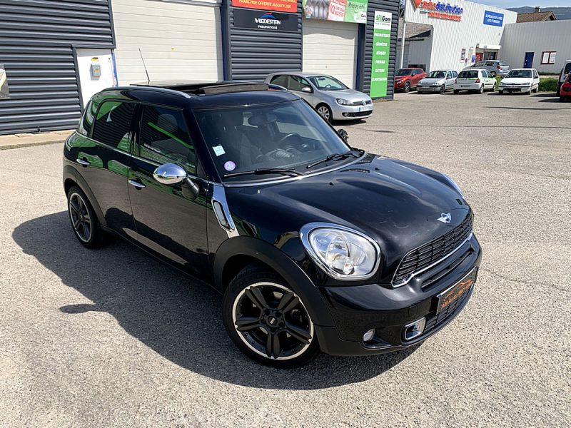 MINI COUNTRYMAN 2012. Auto Dakar propose des solutions de location flexibles adaptées aux besoins spécifiques de chaque client, qu'il s'agisse de courte durée pour un week-end ou de longue durée pour vos déplacements professionnels. Nos tarifs compétitifs et nos conditions avantageuses font de nous le partenaire idéal pour tous vos projets de mobilité.