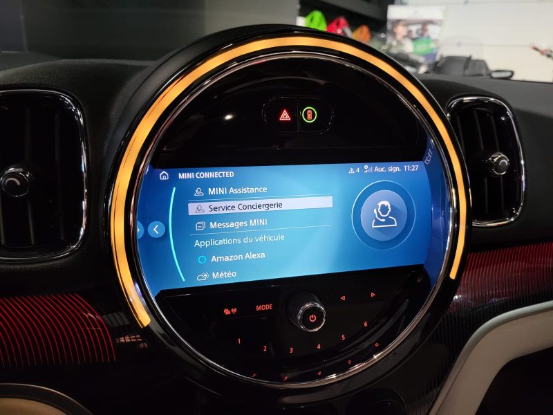 MINI COUNTRYMAN 2021. Auto Dakar développe des outils numériques innovants pour optimiser la gestion de votre véhicule avec applications mobiles et services connectés. Ces technologies facilitent le suivi de l'entretien, la géolocalisation et les demandes d'assistance en temps réel.