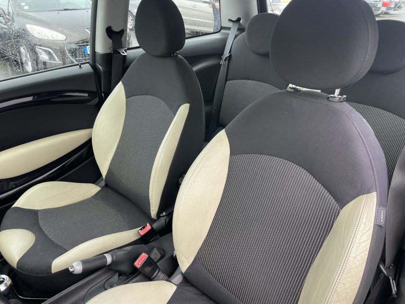 MINI MINI 2007. Auto Dakar propose un service de reprise de votre ancien véhicule à sa juste valeur marchande avec expertise gratuite et transparente. Cette évaluation professionnelle facilite le financement de votre nouveau véhicule en optimisant votre apport personnel.